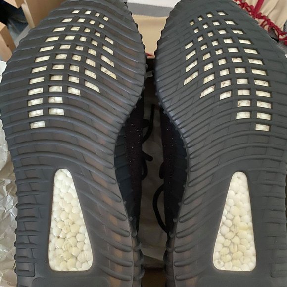 Adidas Yeezy boost 350 Oreo - Picture 5 of 8